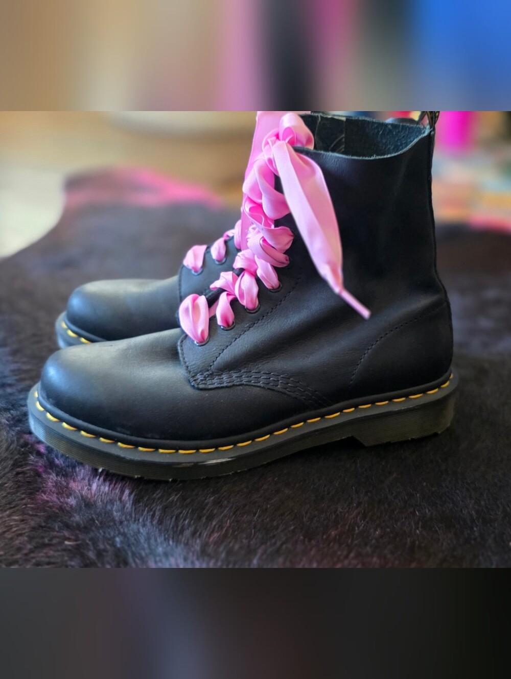 🔥 LIKE NEW Dr. Martens Pascal Black Combat Boots W9 / UK7 🎀 Pink Ribbons